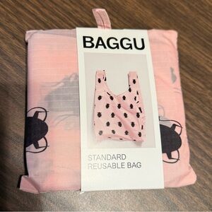 NWT Baggu standard reusable bag — roach print